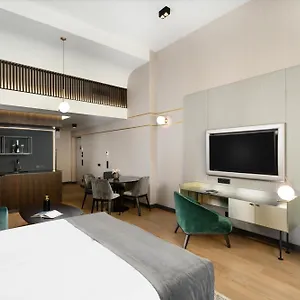 Emerald Downtown Luxury By Continental Group ** Budapeste